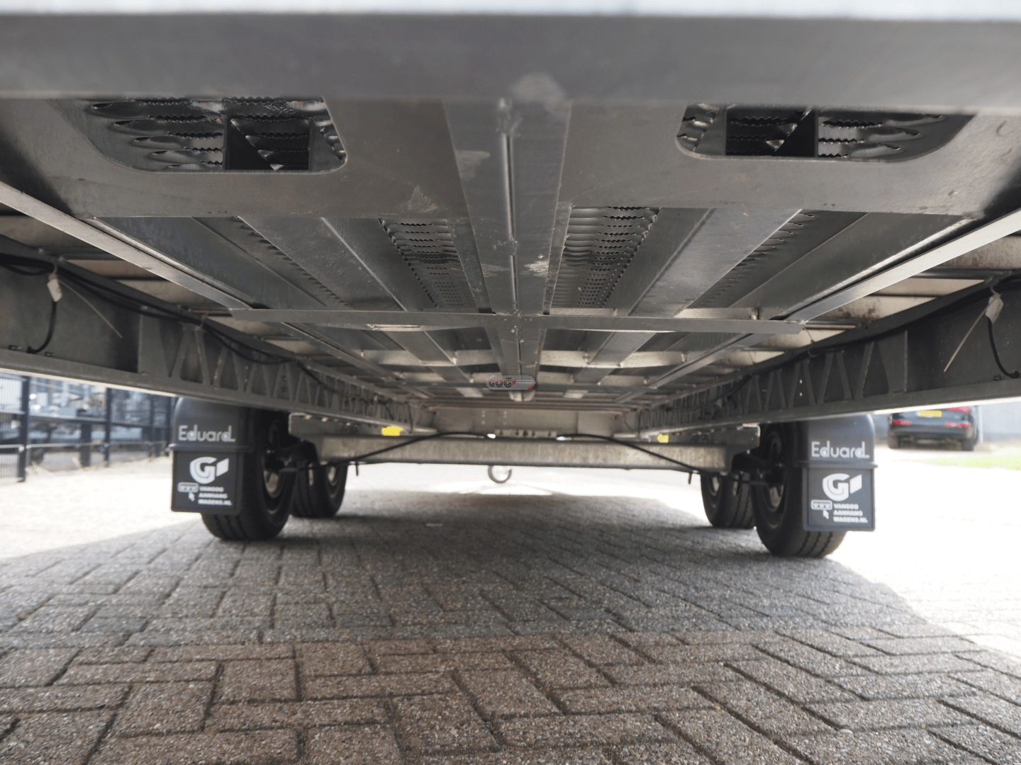 Eduard plateauwagen multitransporter 606x200 3500kg 63cm 10cm borden LED-verlichting incl. weerstandsunit €5235,- voorraadnummer 76 (5)