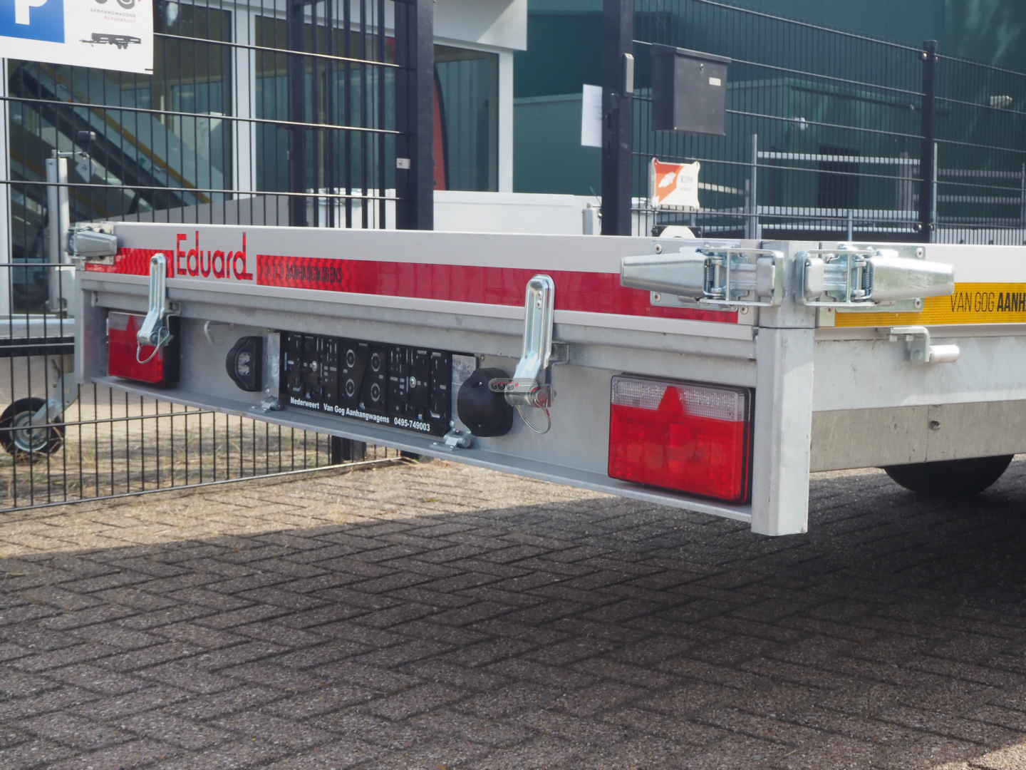 Eduard plateauwagen multitransporter 606x200 3500kg 63cm 10cm borden LED-verlichting incl. weerstandsunit €5235,- voorraadnummer 76 (7)