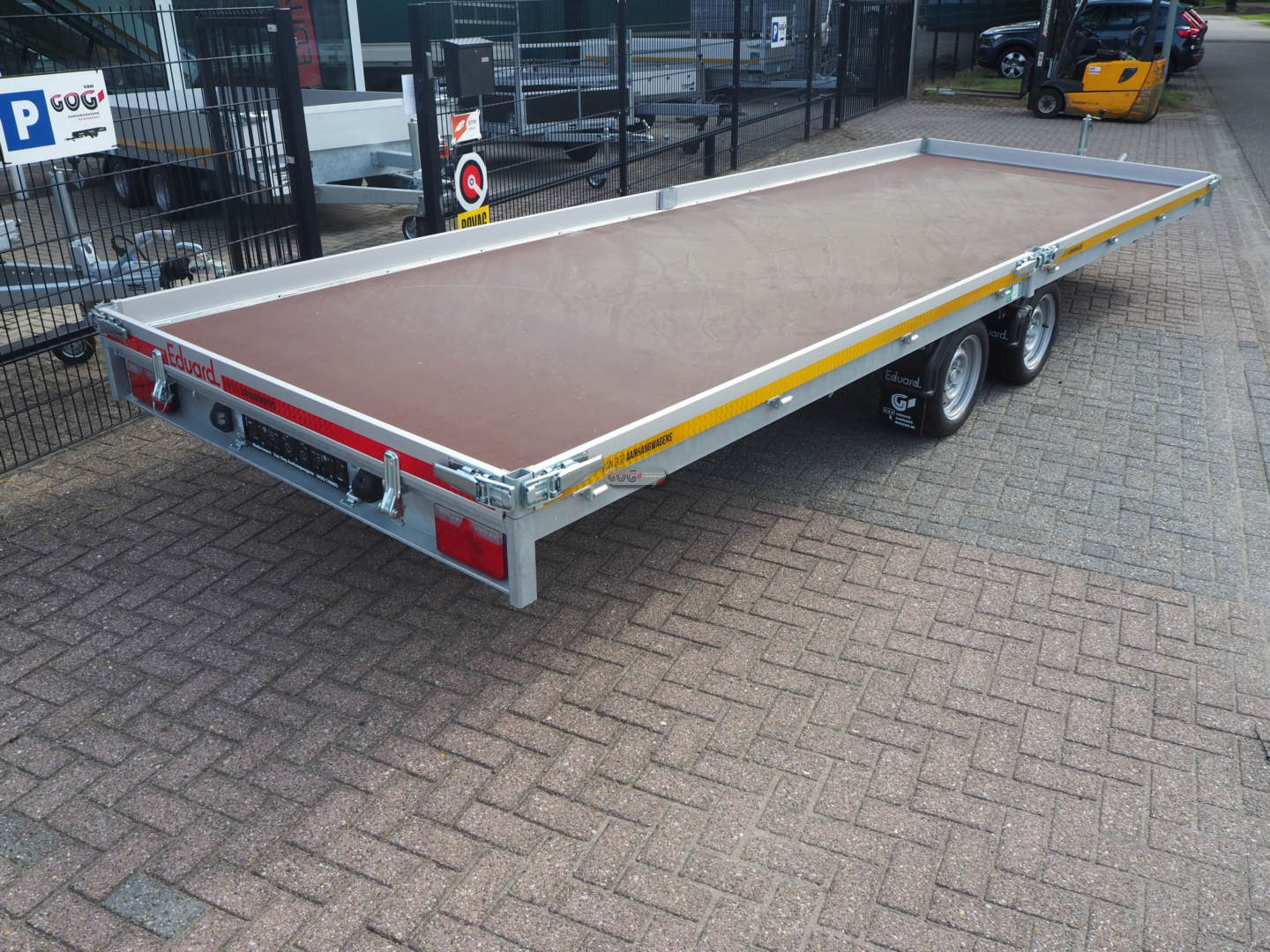 Eduard plateauwagen multitransporter 606x200 3500kg 63cm 10cm borden LED-verlichting incl. weerstandsunit €5235,- voorraadnummer 76 (8)