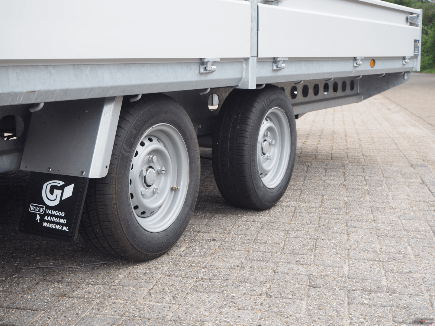 Henra plateauwagen 503x222 3500kg oprijplaatsledes Bkeuze €4310 voorraadnummer 25 (14)