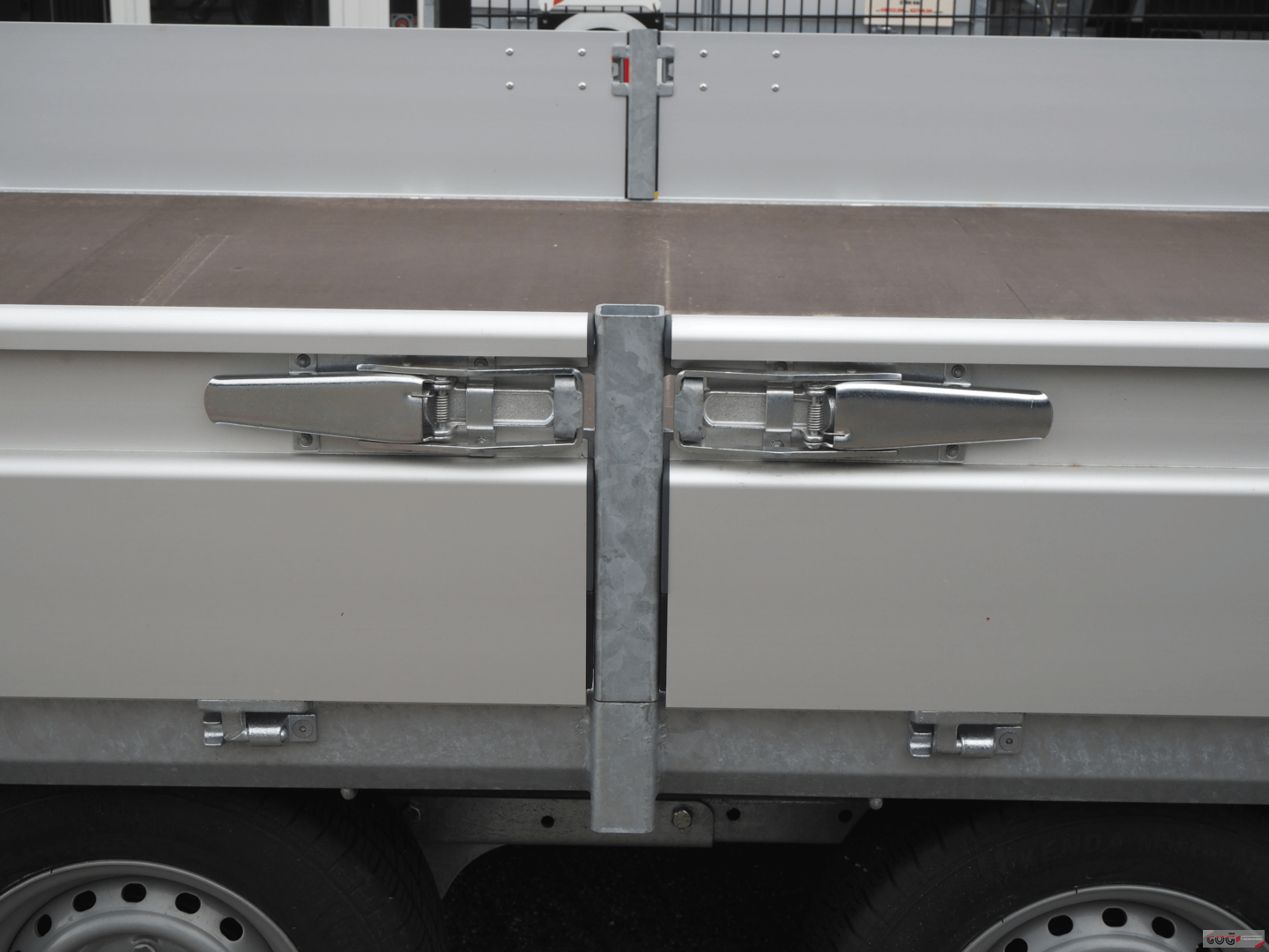 Henra plateauwagen 503x222 3500kg oprijplaatsledes Bkeuze €4310 voorraadnummer 25 (15)