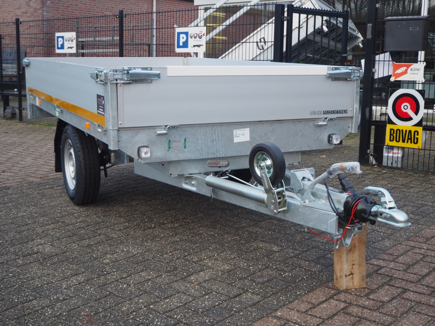 Eduard plateauwagen 256x150 1350kg 66cm b-keuze € 1500 excl. 21%BTW voorraadnummer 148 (8)