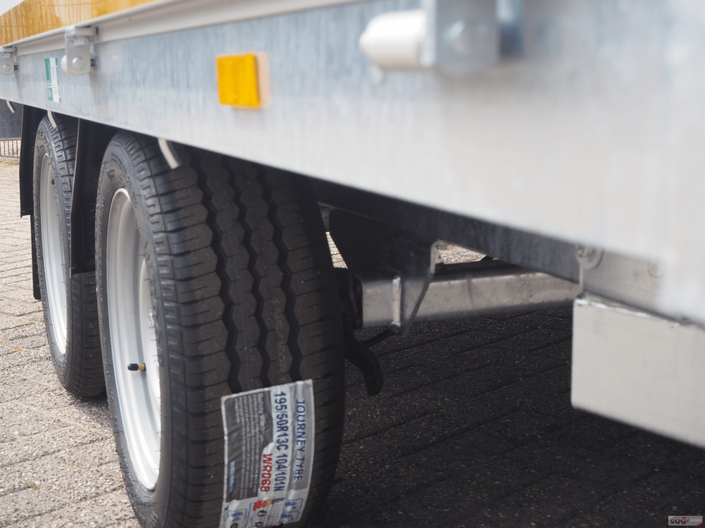 Eduard plateauwagen 310x160 lvh 63 2000kg (10)
