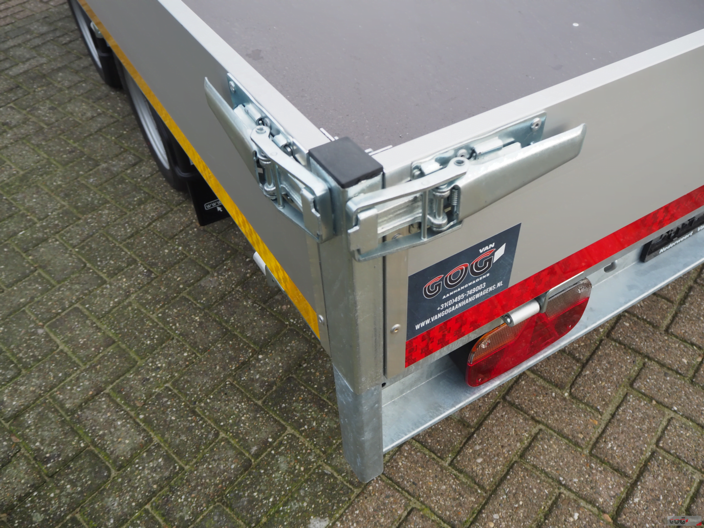 Eduard plateauwagen 356x180 2700kg lvh 63cm (12)