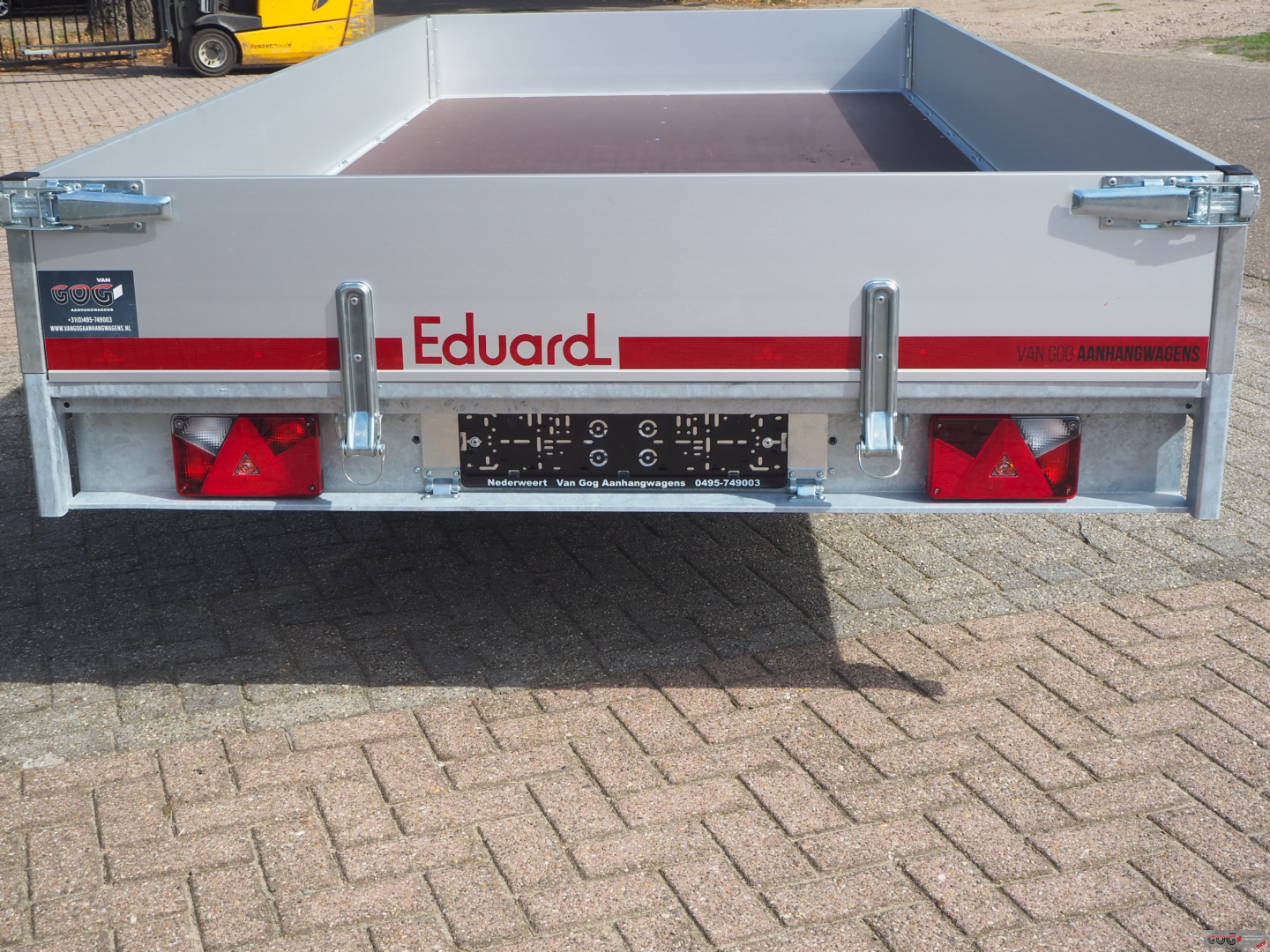 Eduard plateauwagen 406x180 2700kg lvh 63cm oprijplaten €2765 voorraadnummer 34 (13)