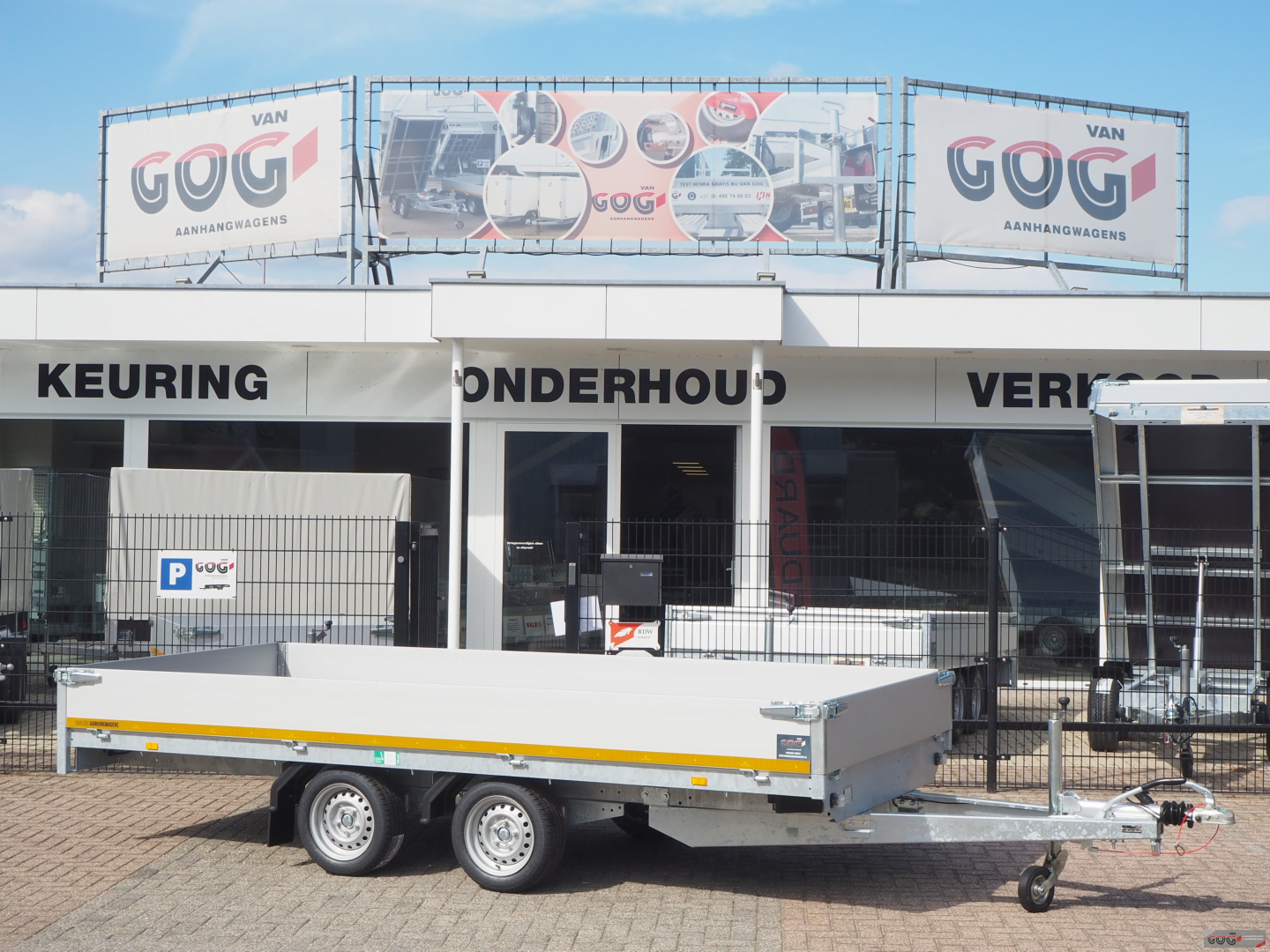 Eduard plateauwagen 406x180 2700kg lvh 63cm oprijplaten €2765 voorraadnummer 34 (2)