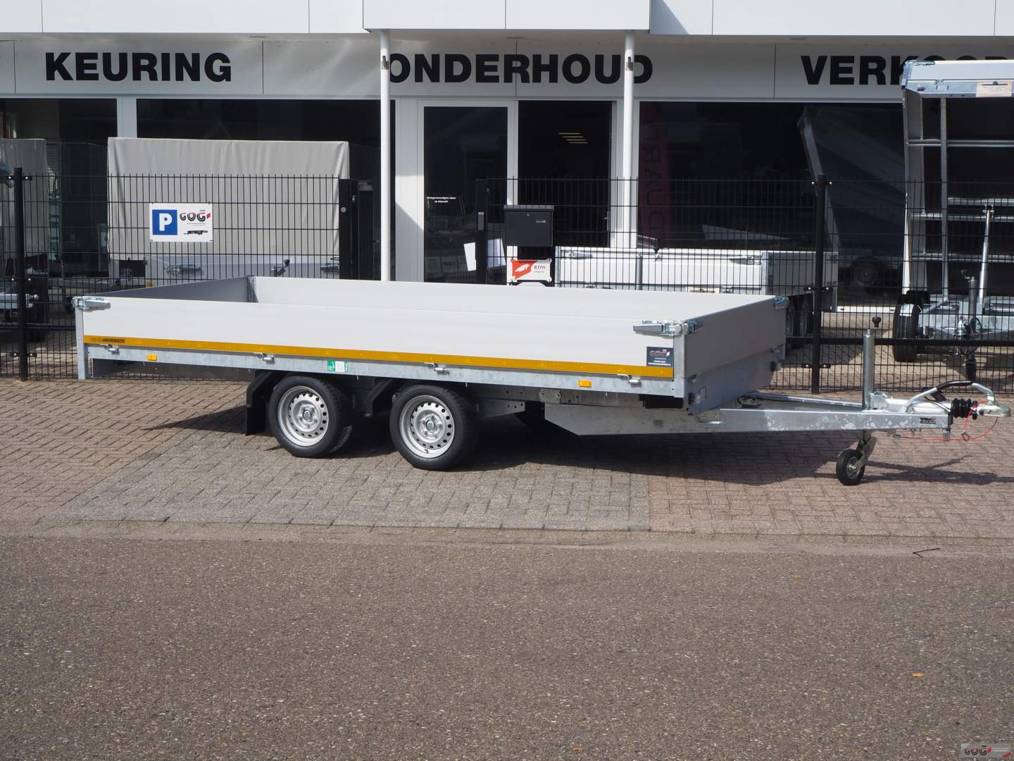 Eduard plateauwagen 406x180 2700kg lvh 63cm oprijplaten €2765 voorraadnummer 34 (3)