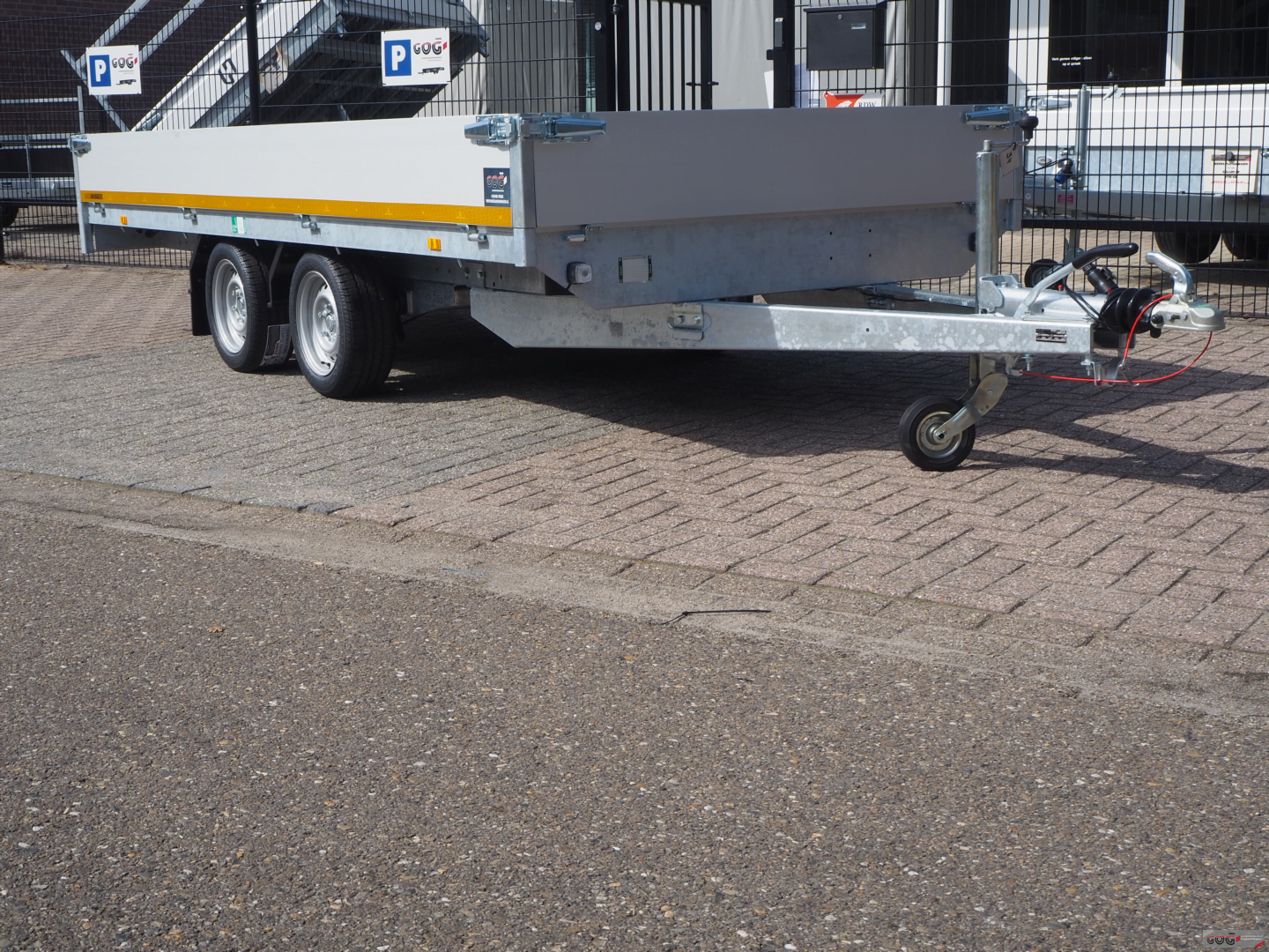 Eduard plateauwagen 406x180 2700kg lvh 63cm oprijplaten €2765 voorraadnummer 34 (6)