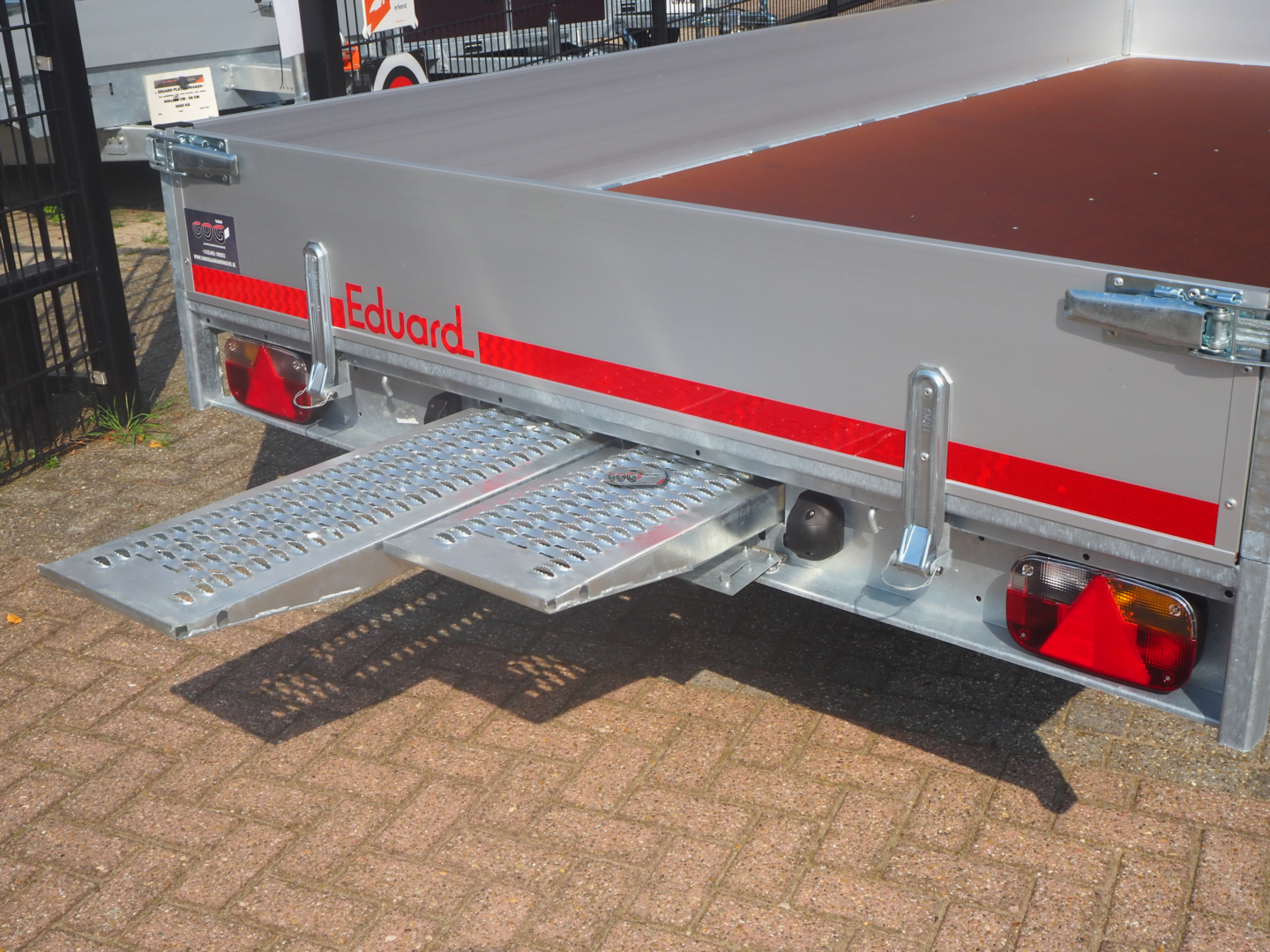 Eduard plateauwagen multitransporter 406x200 2700kg lvh 56cm oprijplaten €3420 voorraadnummer 111 (7)