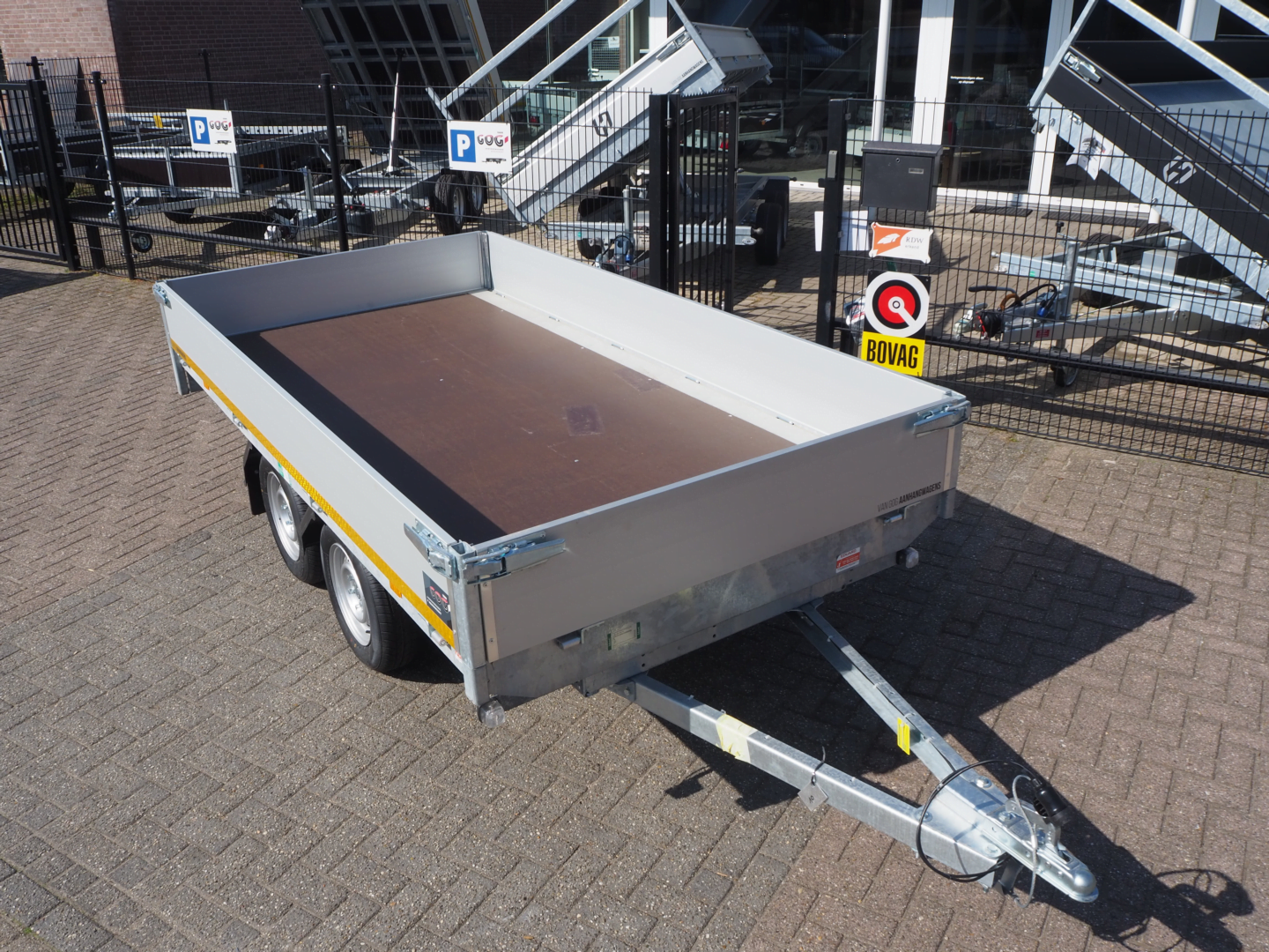 ongeremde Eduard plateauwagen 750kg 310x160 lvh 72 dubbelasser b-keuze voorraadnummer 10 €1600,- excl. 21%BTW (4)