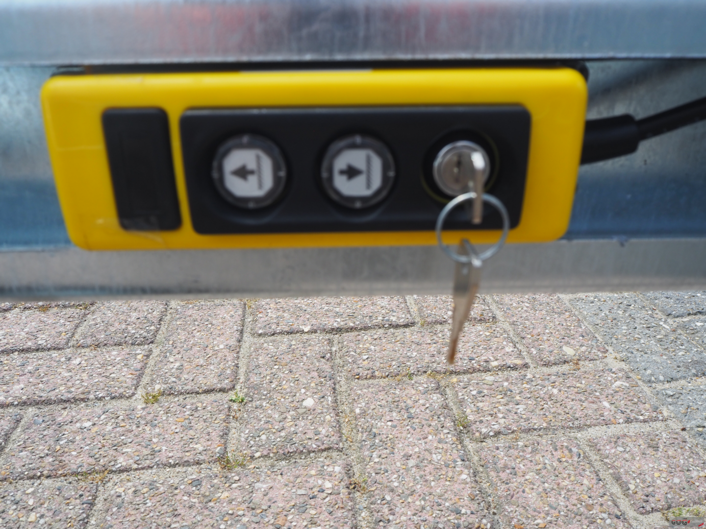 Eduard achterwaartse kipper 256x150 lvh 63 2000kg elektrische bediening €2865 voorraadnummer 30 (11)