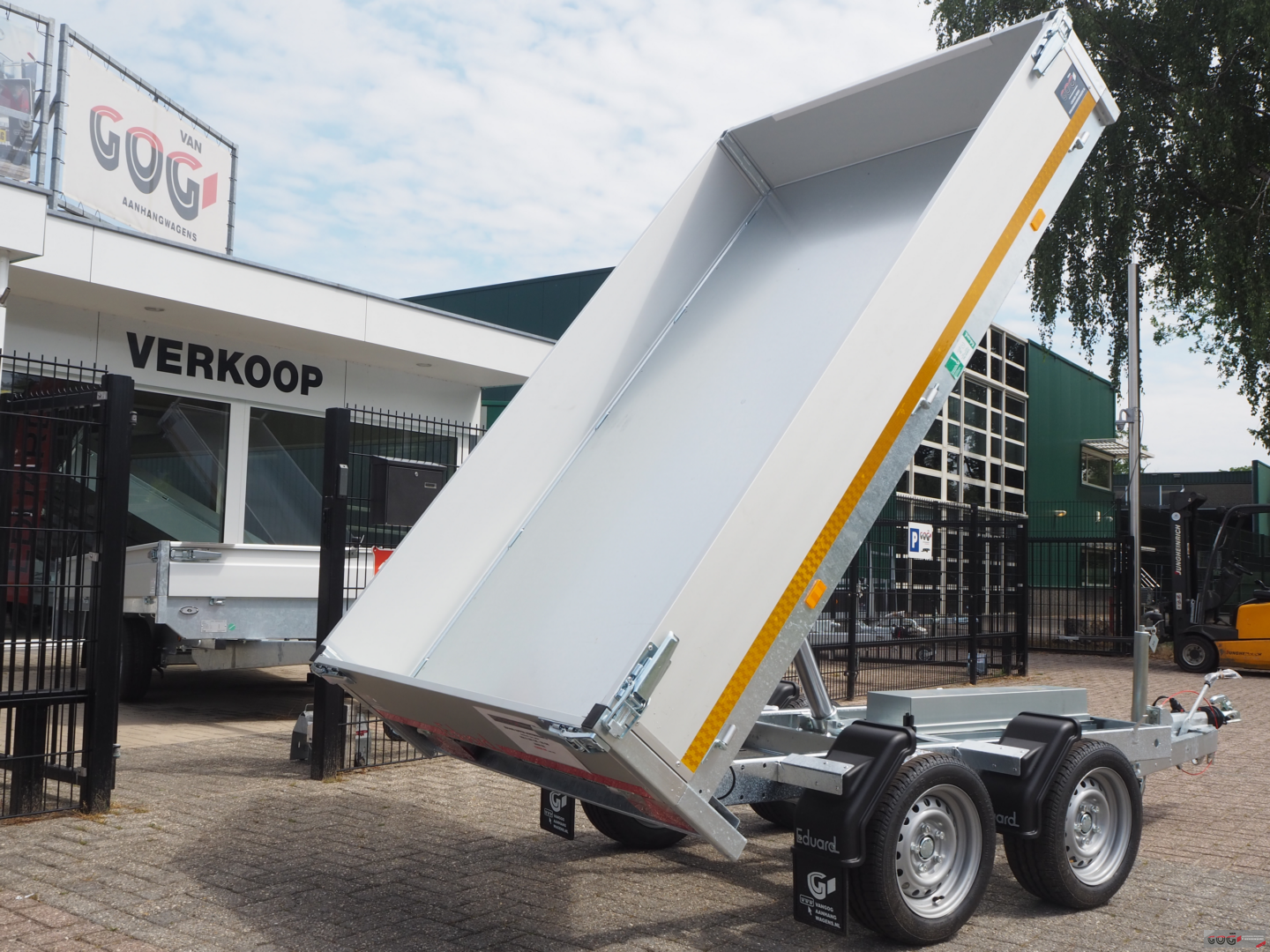 Eduard achterwaartse kipper 256x150 lvh 63 2000kg elektrische bediening €2865 voorraadnummer 30 (16)