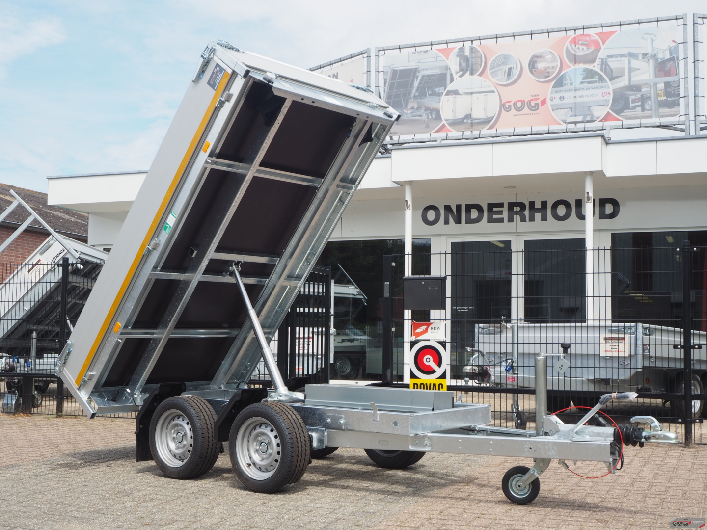 Eduard achterwaartse kipper 256x150 lvh 63 2000kg elektrische bediening €2865 voorraadnummer 30 (18)