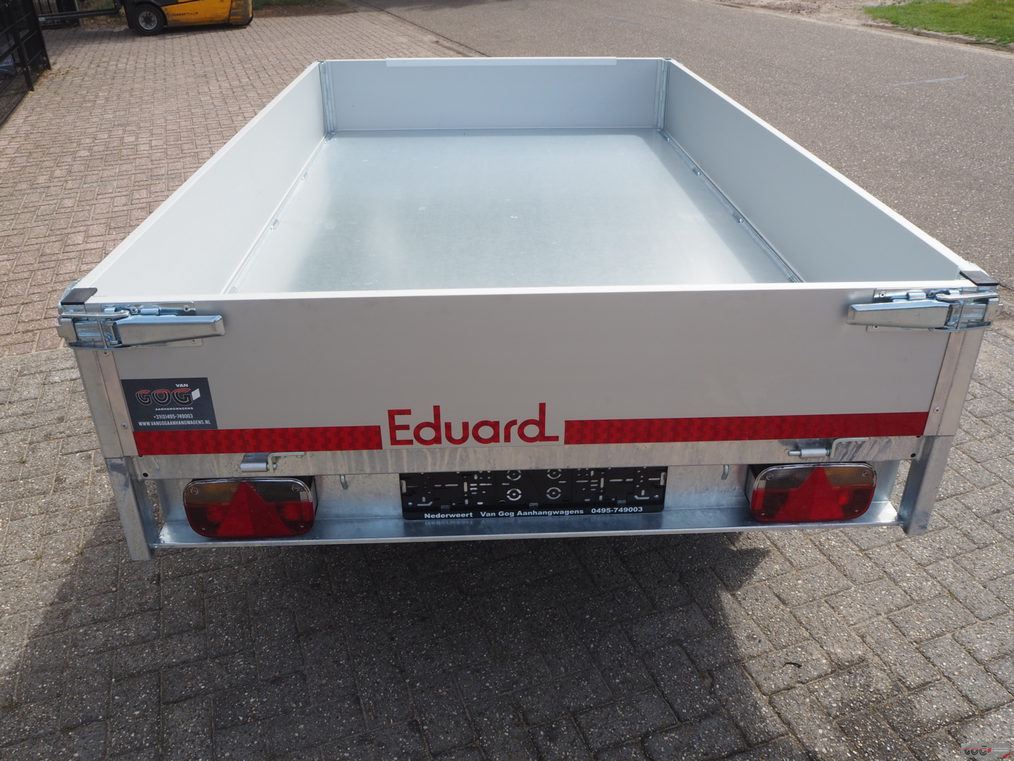 Eduard achterwaartse kipper 256x150 lvh 63 2000kg elektrische bediening €2865 voorraadnummer 30 (5)