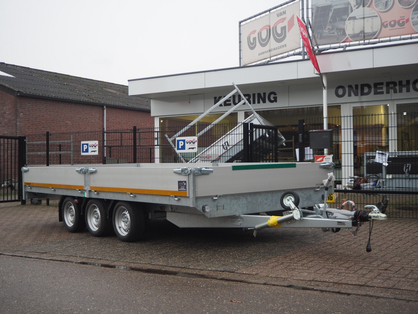 Eduard plateauwagen 456x220 3500kg tridem lvh 63cm €5000 voorraadnummer 72 (12)