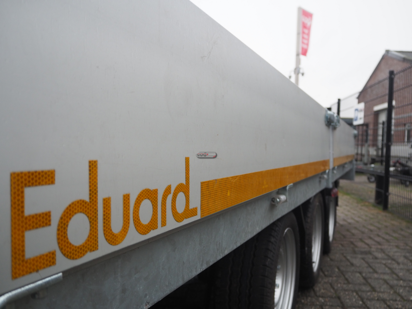 Eduard plateauwagen 456x220 3500kg tridem lvh 63cm €5000 voorraadnummer 72 (3)
