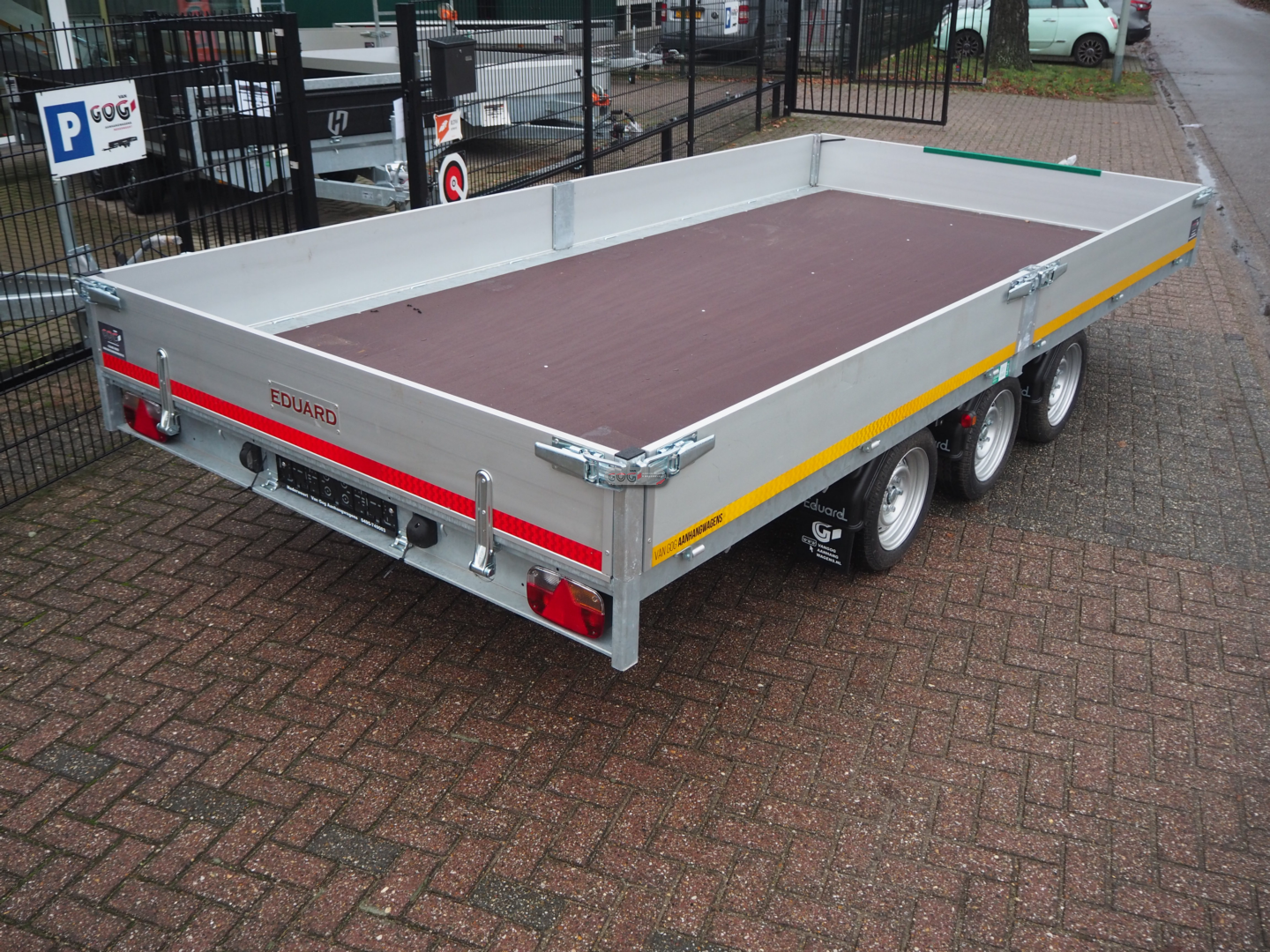 Eduard plateauwagen 456x220 3500kg tridem lvh 63cm €5000 voorraadnummer 72 (9)