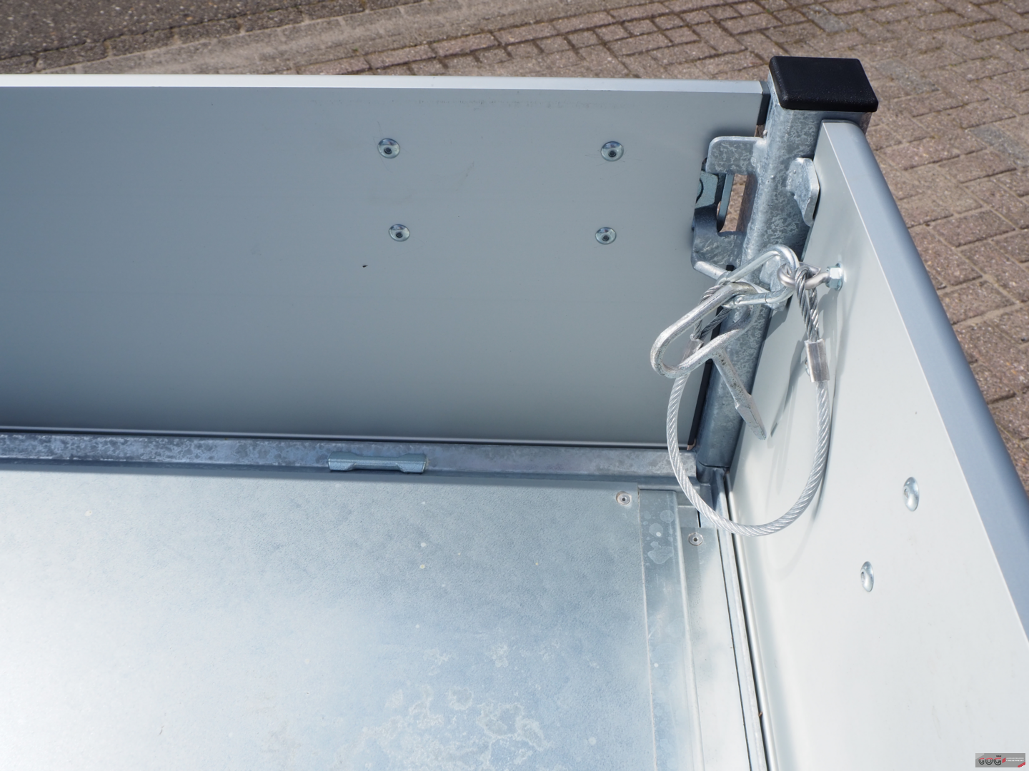 Henra achterwaartse kipper 301x165 2700kg elektrisch nieuw model €3985 voorraadnummer 1 (10)