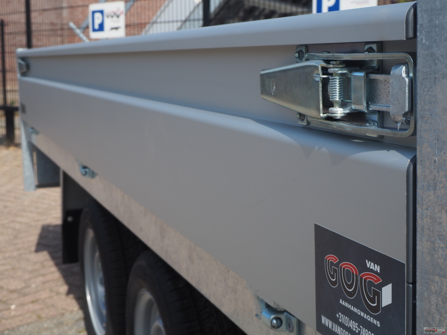 Henra achterwaartse kipper 301x165 2700kg elektrisch nieuw model €3985 voorraadnummer 1 (12)