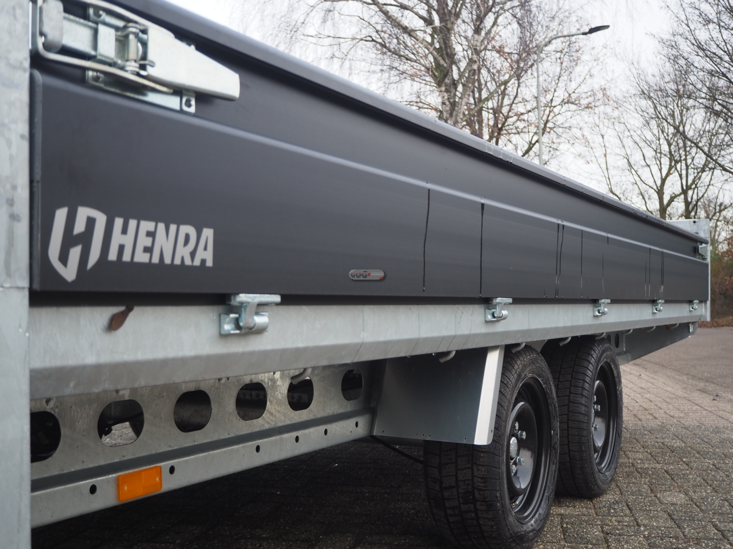Henra plateauwagen 401x202 3500kg black label oprijplaatsledes zwaar neuswiel €4365 voorraadnummer 16 (11)